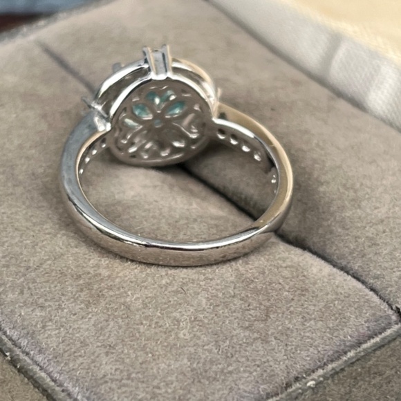 Cubic Zirconia Sterling Silver Ring size 7 1/2 blue gemstone - Picture 5 of 9